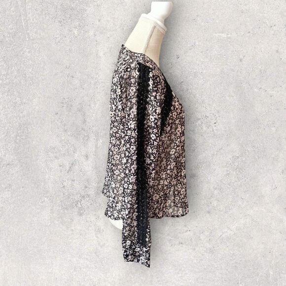 Vince Camuto | EUC Women’s Floral Blouse Size Small - Picture 3 of 9